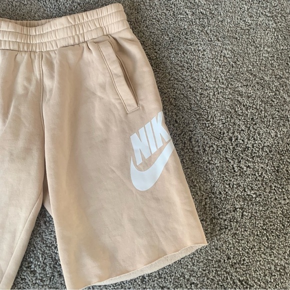 Nike Kids Club Fleece Cut Off Sweat Pant Shorts Size Small - Picture 2 of 8
